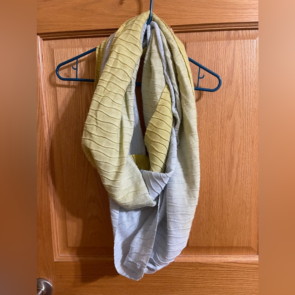 Women’s Versona Scarf